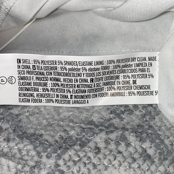 🎁ENDLESS ROSE Snakeskin Cropped Sequin Cami Top - Picture 9 of 9